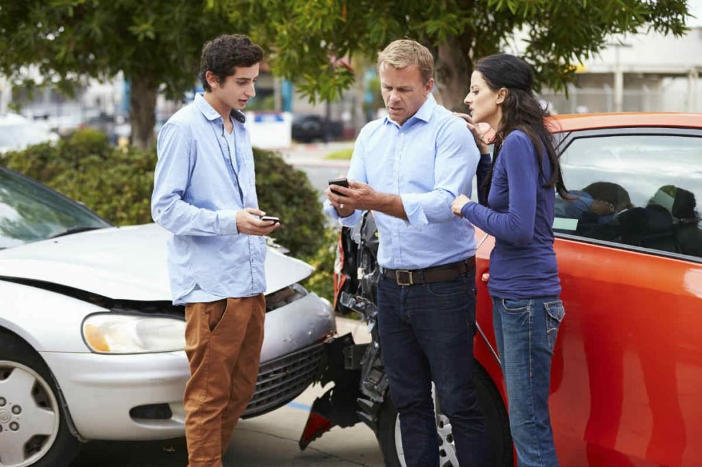 Settle Or Sue In Court An Injury Claim After A Car Accident? - AZ Web